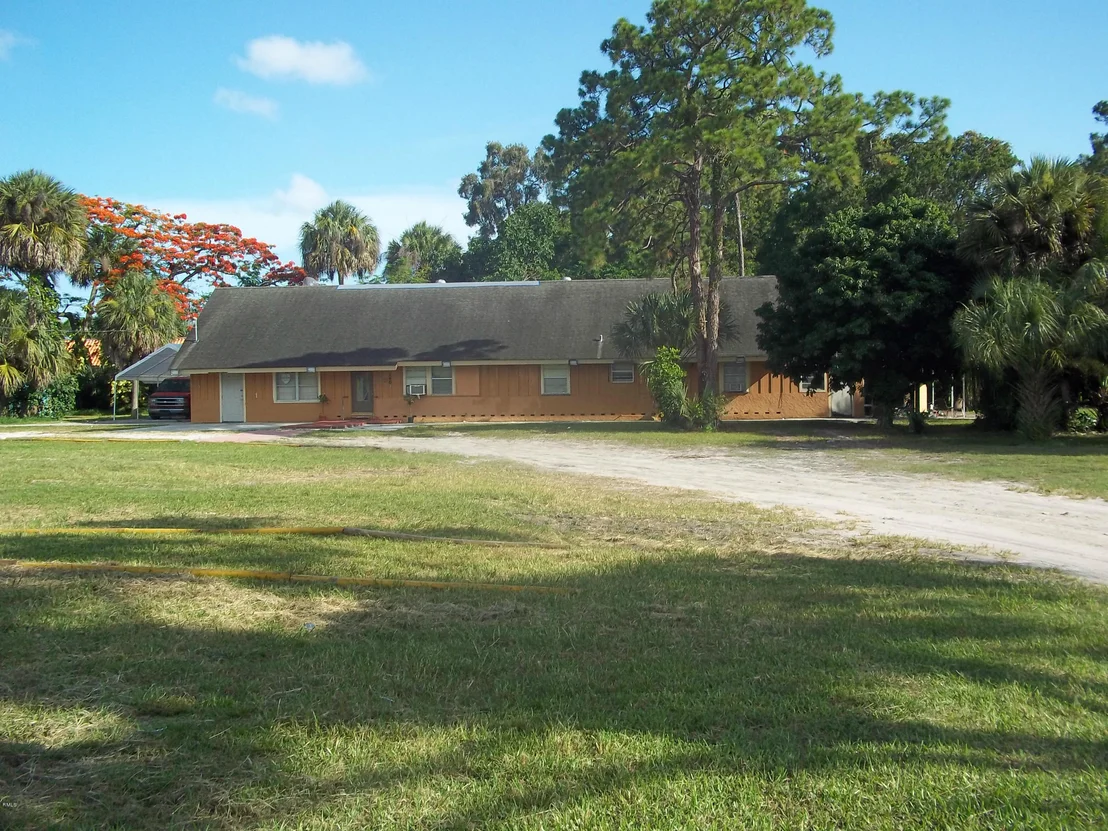 Photo of 140 Perry Avenue