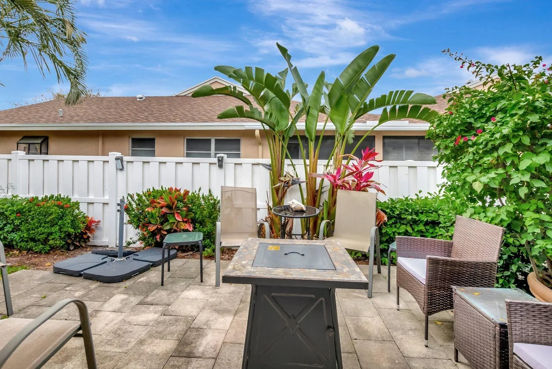 Photo of Unit C at 8081 Springtree Road