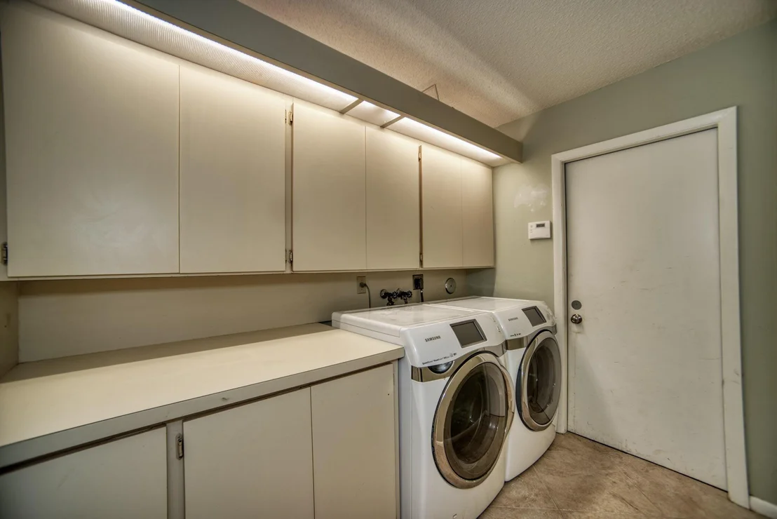 Photo of 2575 Iroquois Circle