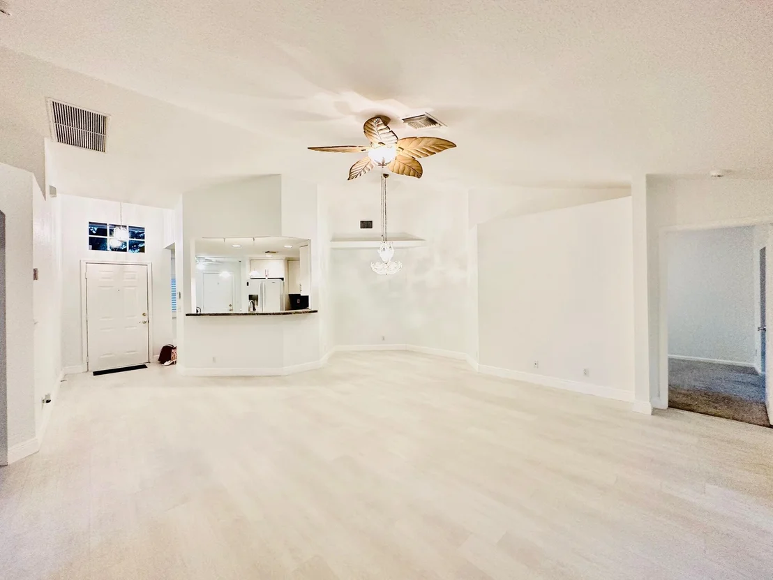 Photo of 5385 Grande Palm Circle