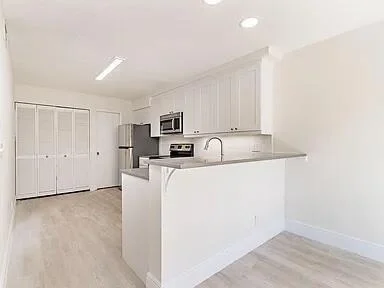 Photo of 211 Maplecrest Circle