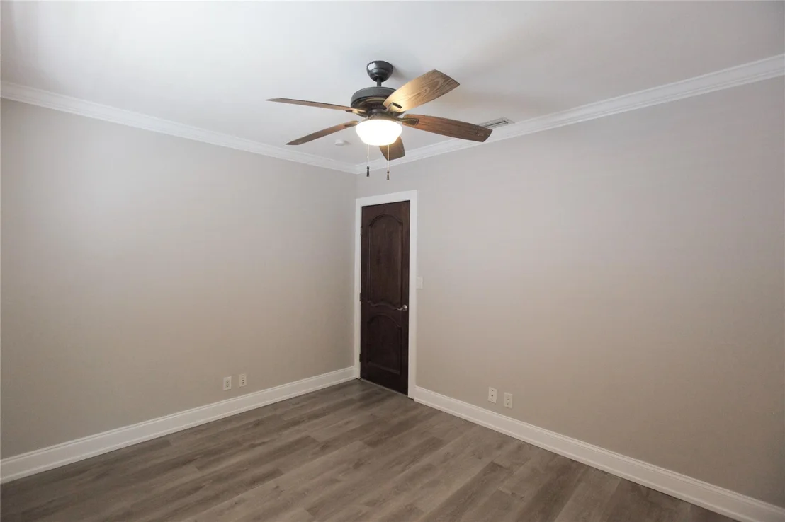 Photo of 305 Gulfstream Drive