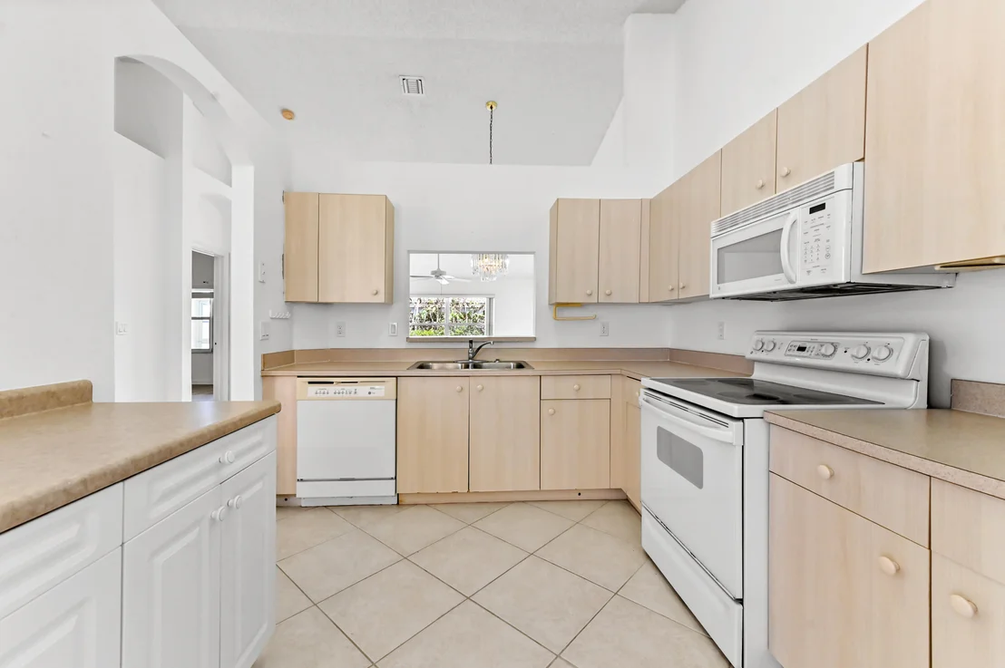 Photo of 6069 Heliconia Road
