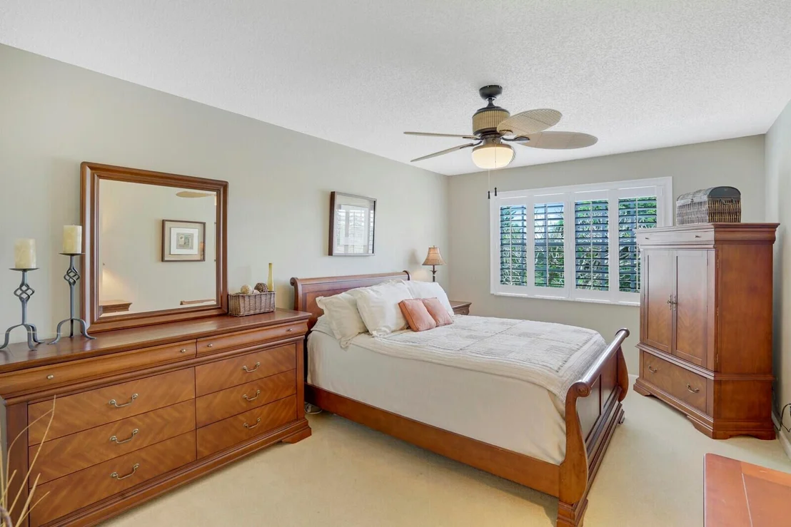 Photo of 1836 Edgewater Drive