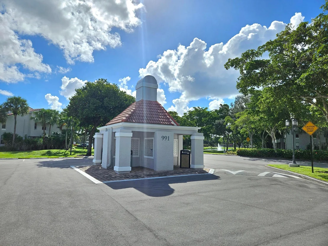 Photo of Unit 10107 at 651 Lyons Road