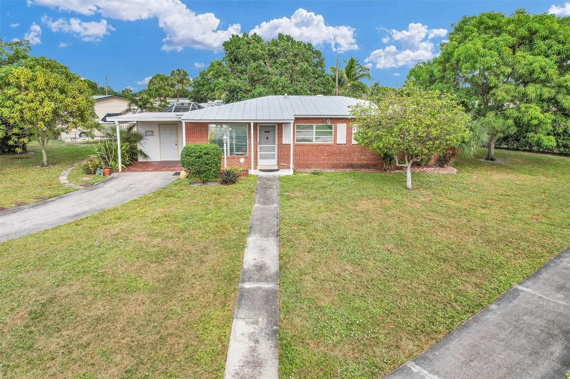 Photo of 300 Cavalier Road