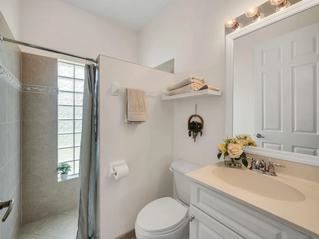 Photo of 8465 Mandarin Boulevard