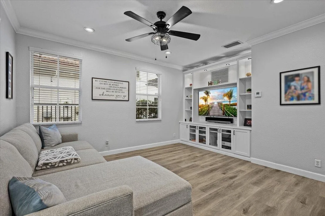 Photo of 627 Castle Drive