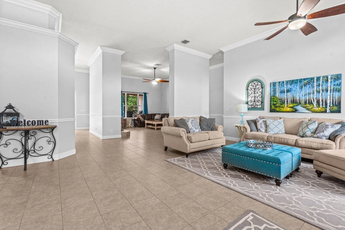 Photo of 18301 Hamlin Boulevard