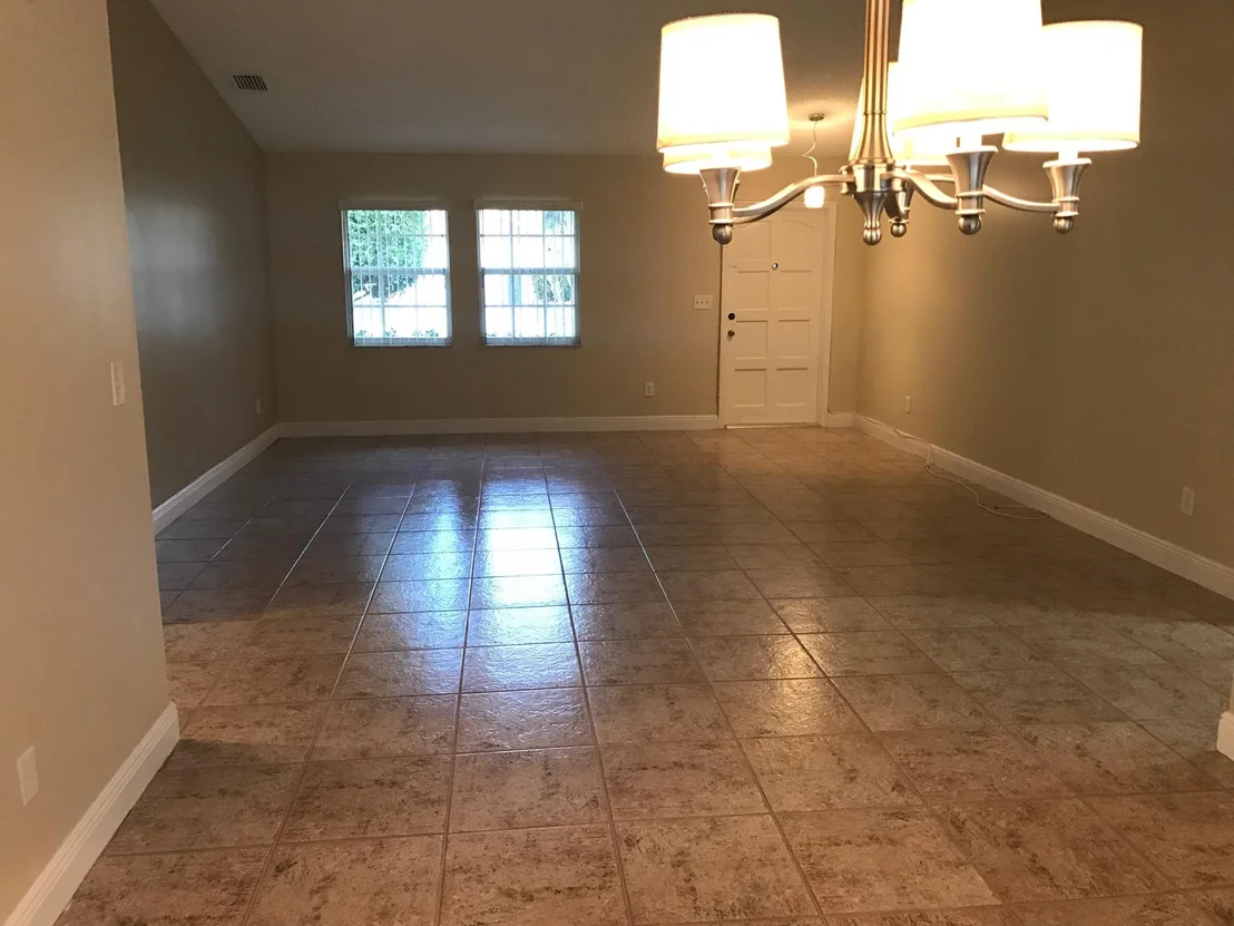 Photo of 584 NW 45th Drive