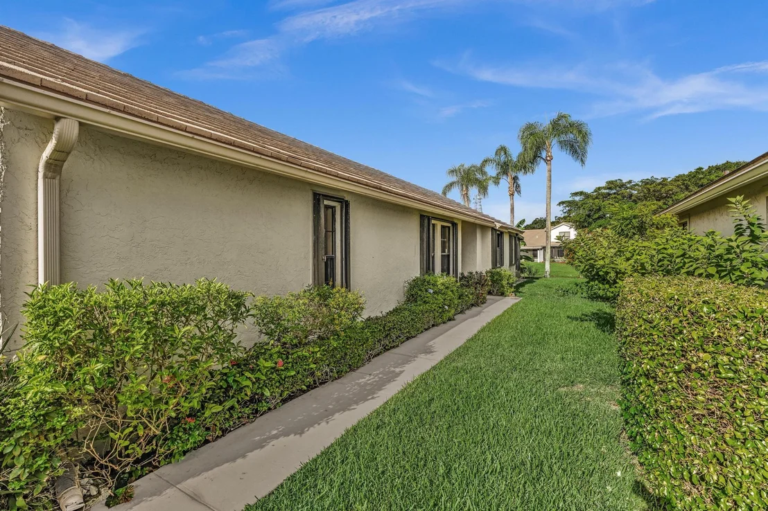 Photo of 4787 Brighton Lakes Boulevard
