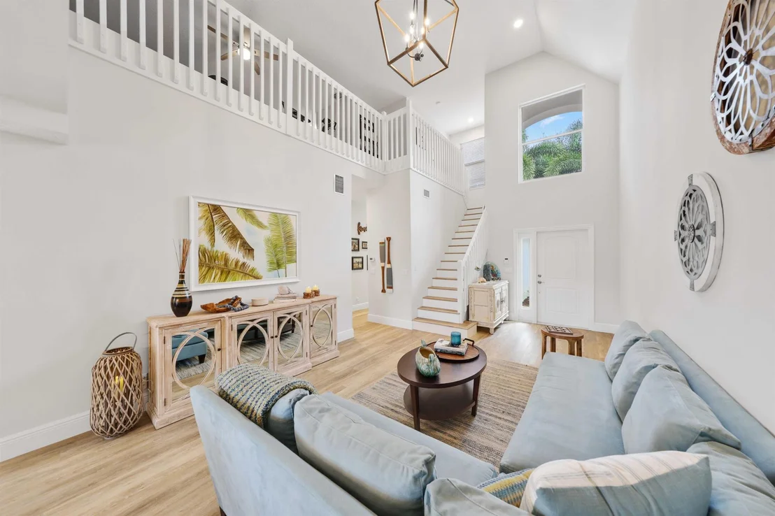 Photo of 560 Anchor Point