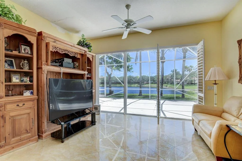 Photo of 2065 Valencia Drive