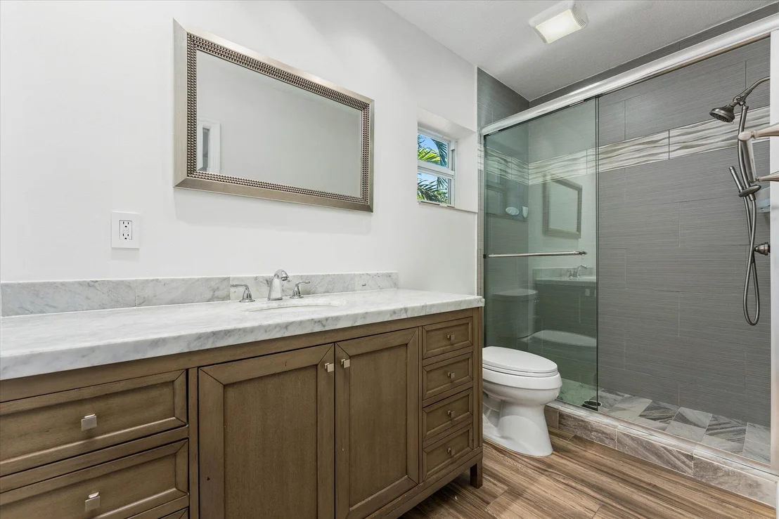 Photo of 884 NW 6th Drive