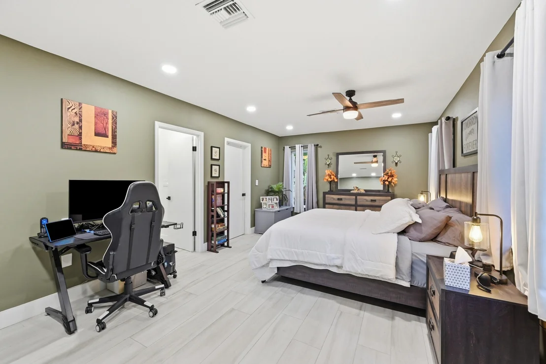 Photo of 141 SE 8th Street