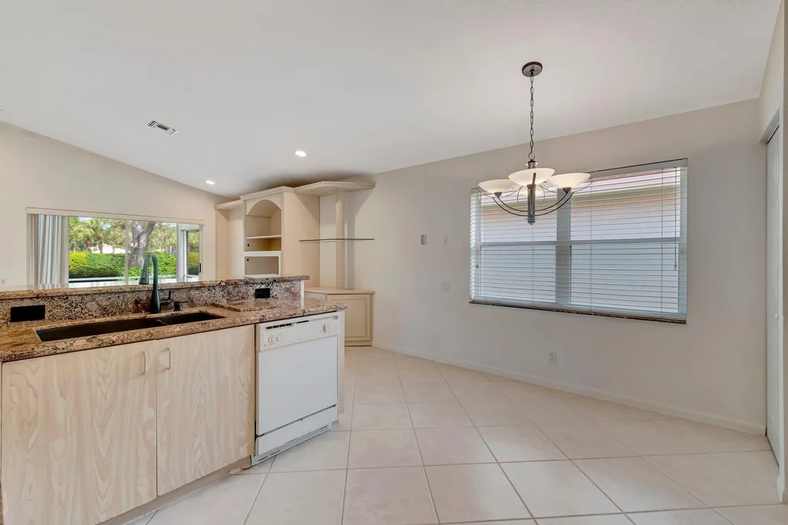 Photo of 6661 Sherbrook Drive