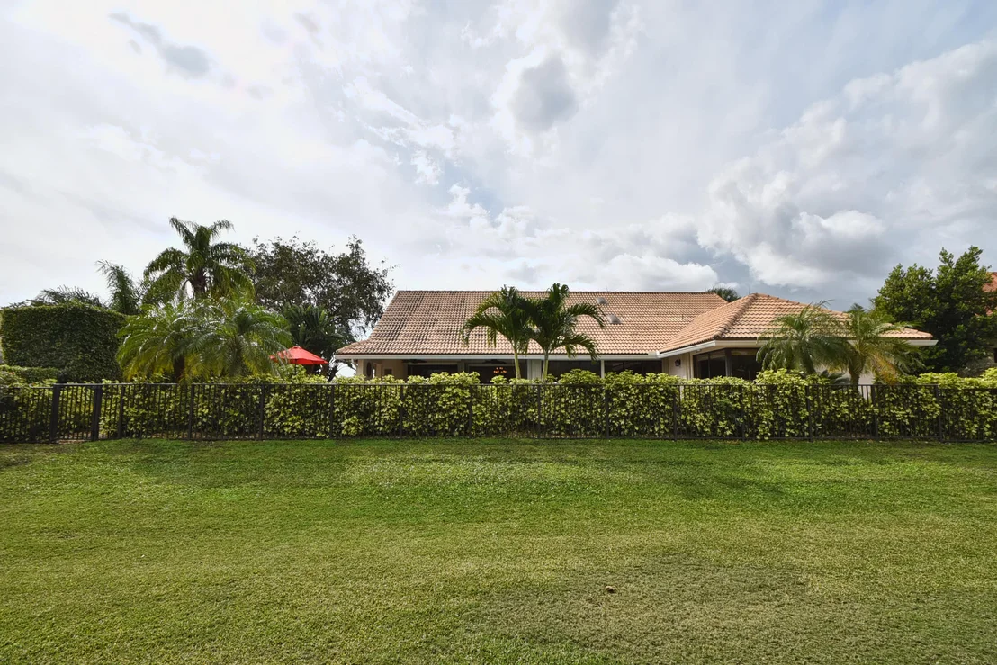 Photo of 3943 Live Oak Boulevard