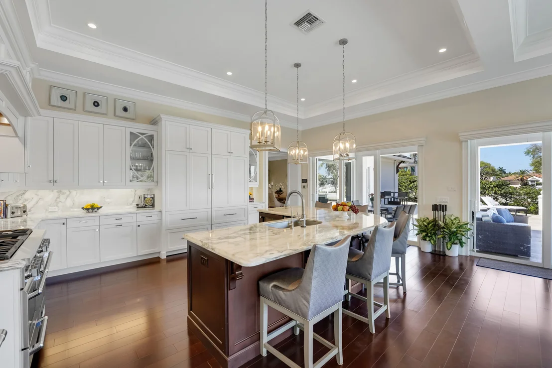 Photo of 975 Banyan Drive