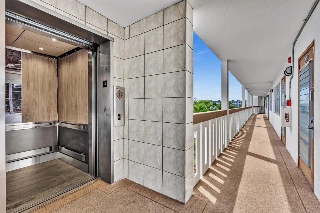 Photo of 3076 Cornwall D