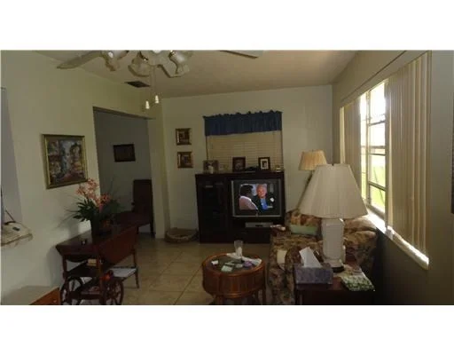 Photo of 104 NW 8th Place