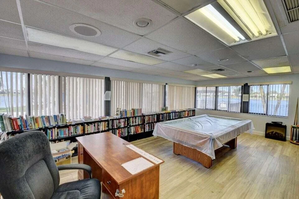 Photo of 5304 Mirror Lakes Boulevard