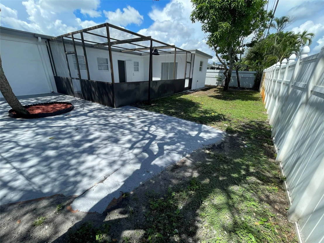 Photo of 7729 Coral Boulevard