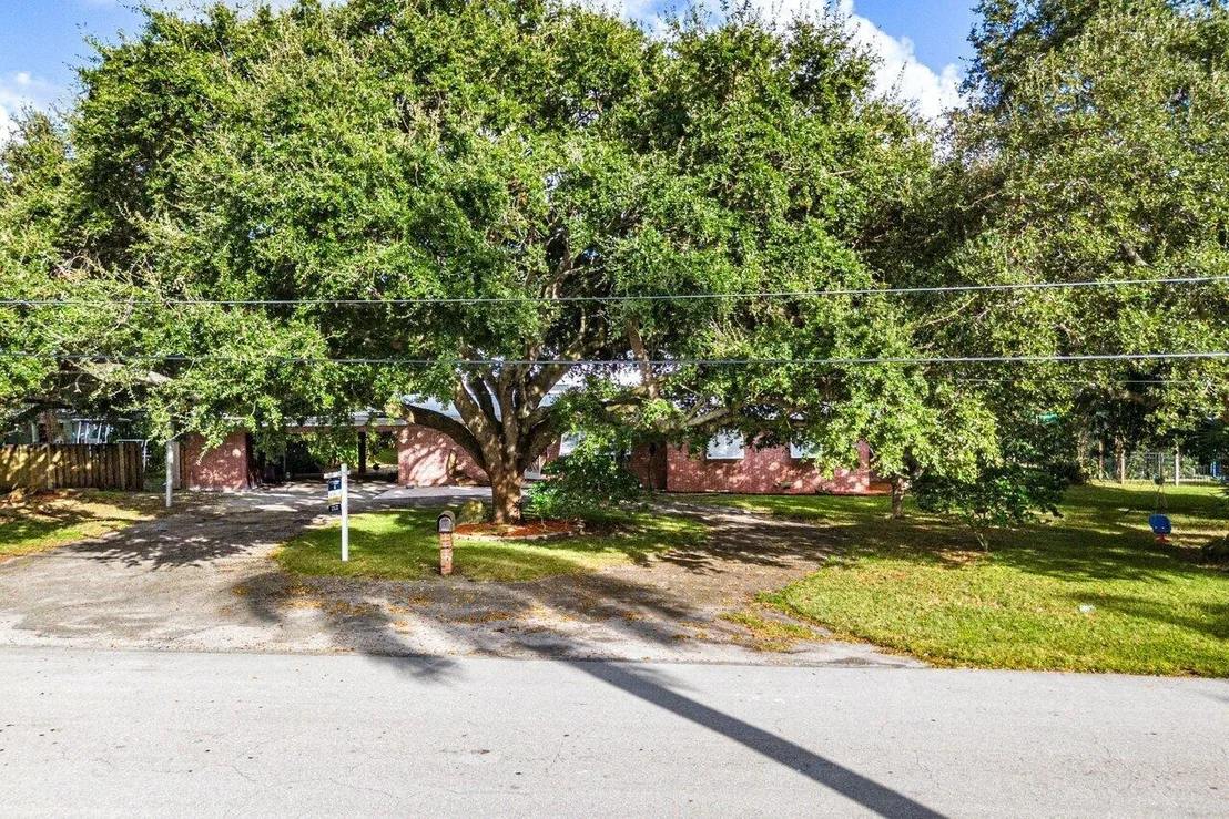 Photo of 3180 Rostan Lane