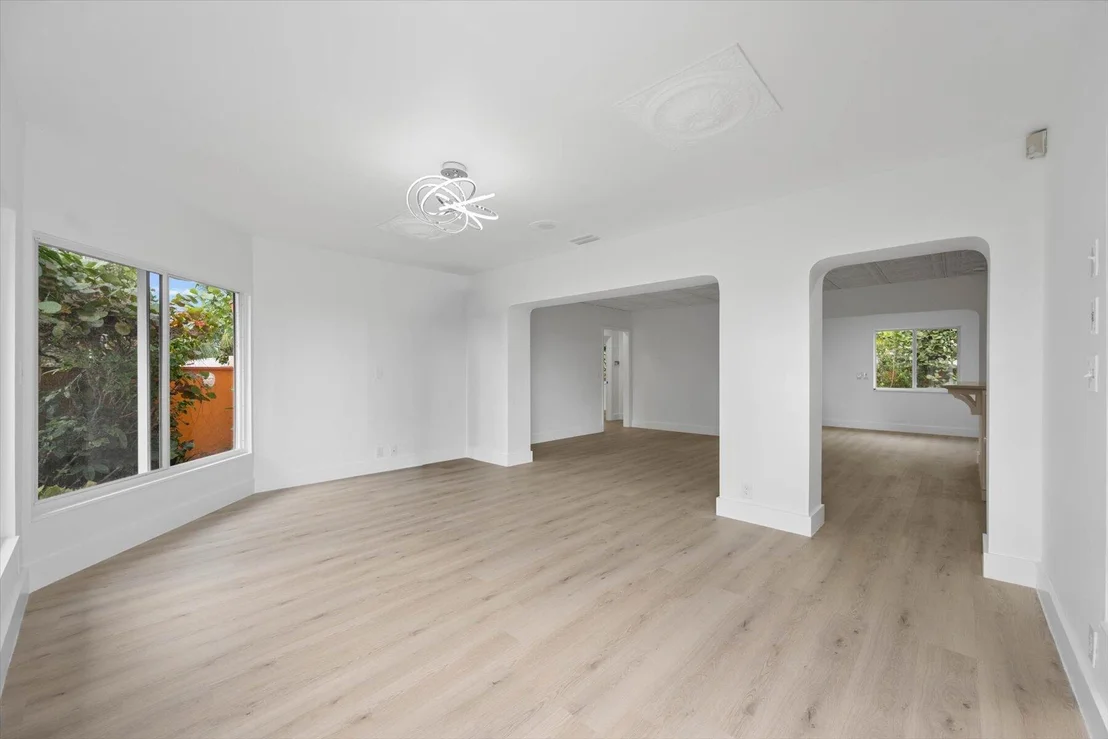 Photo of 390 Neptune Road