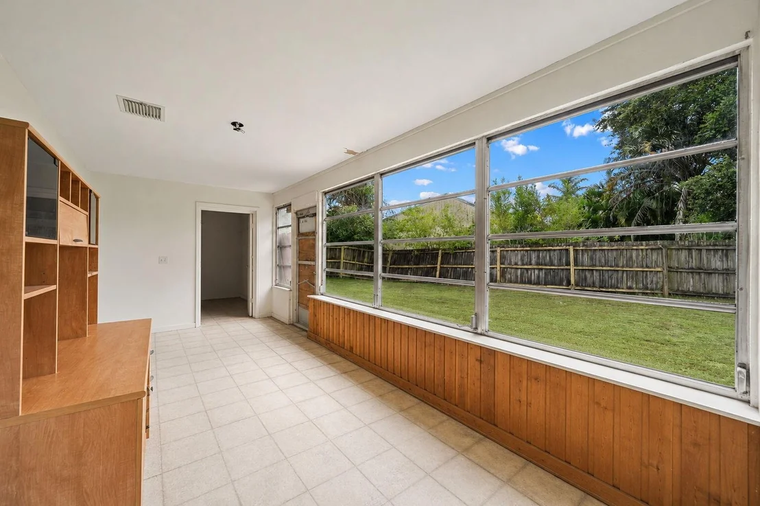 Photo of 119 Lakeside Circle