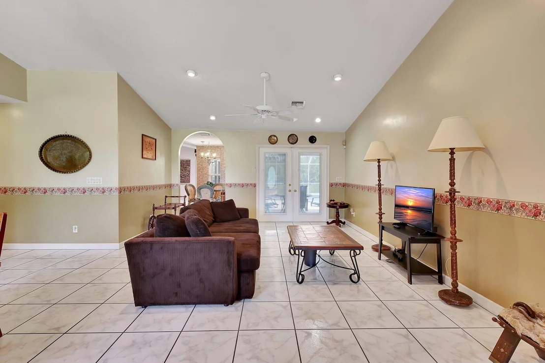 Photo of 1624 SW Gregor Way Way