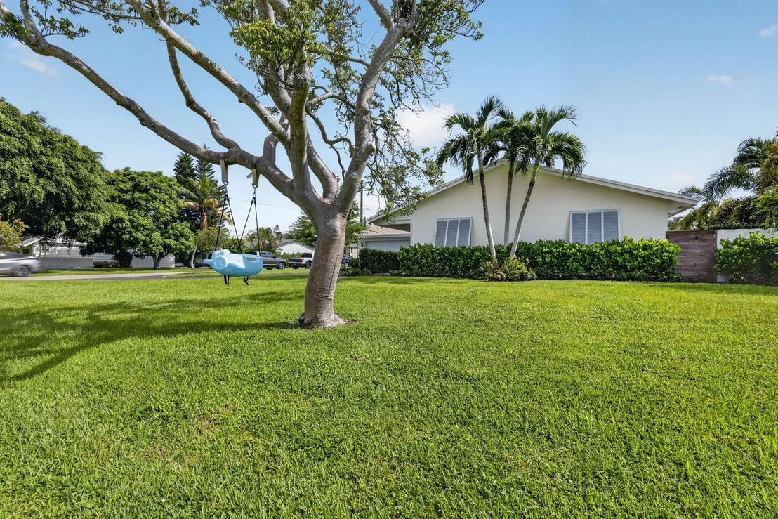 Photo of 617 Heron Drive