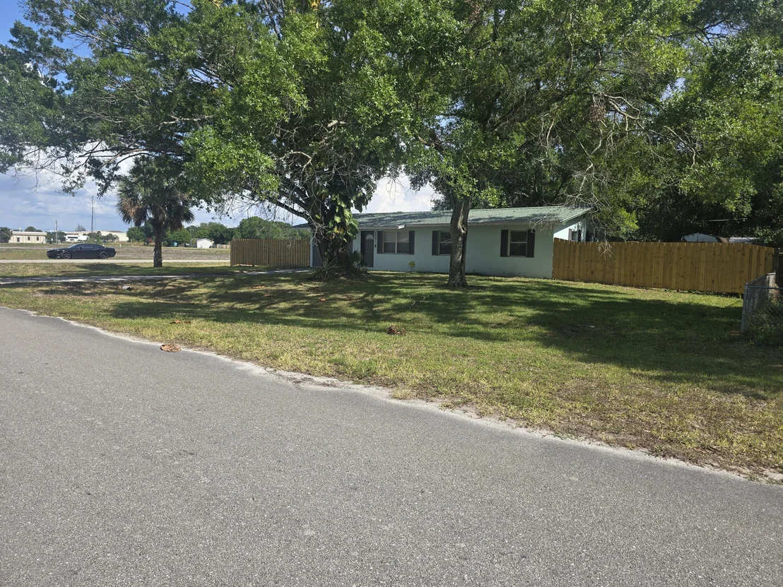 Photo of 1001 NW 7 Street
