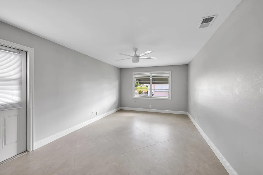 Photo of Unit D at 285 Main Boulevard