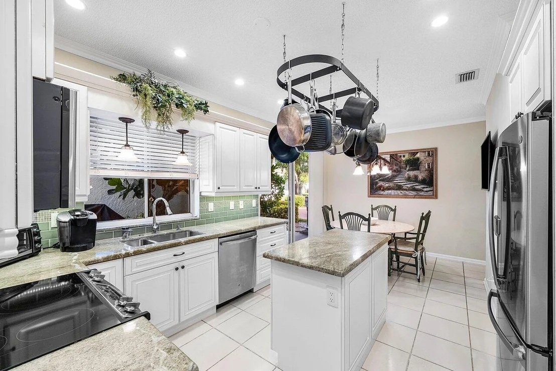 Photo of 7155 Via Palomar