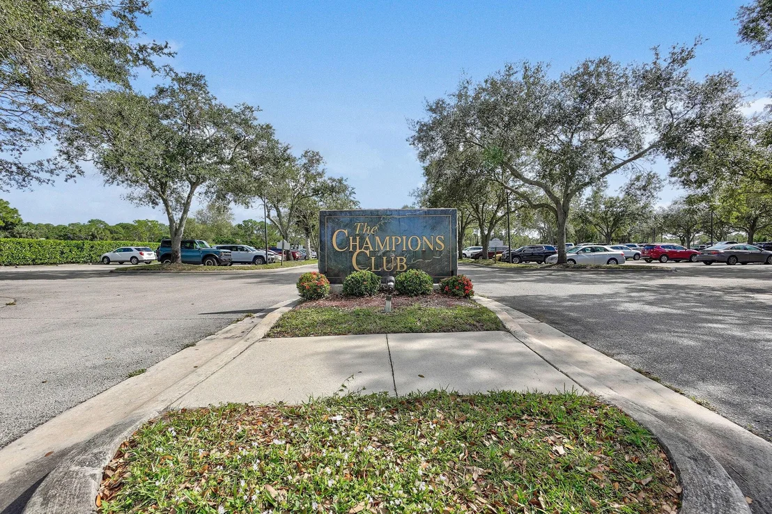 Photo of 5879 SE Entry Court