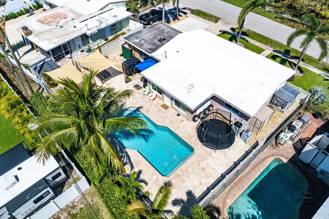 Photo of 1603 Crest Drive