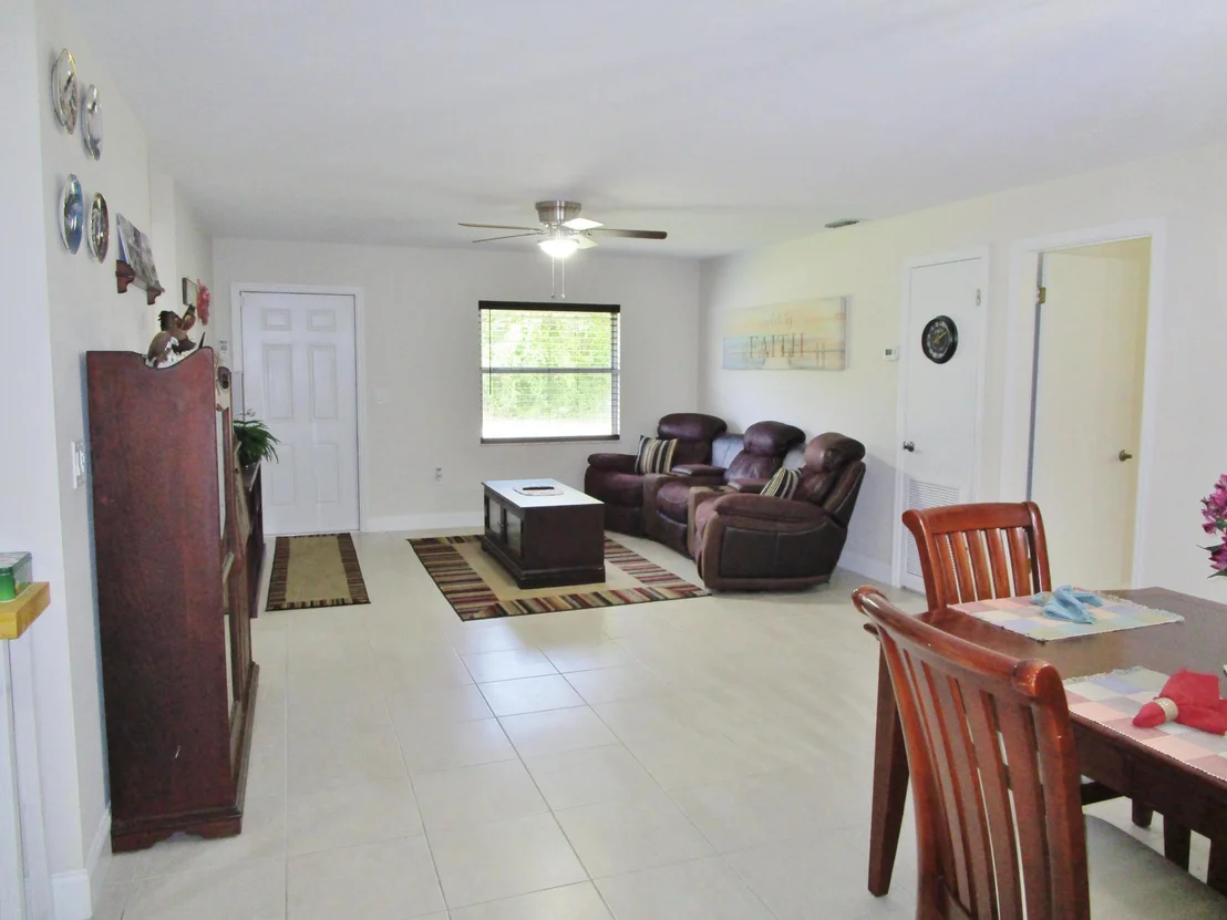 Photo of 541 SE 35th Terrace