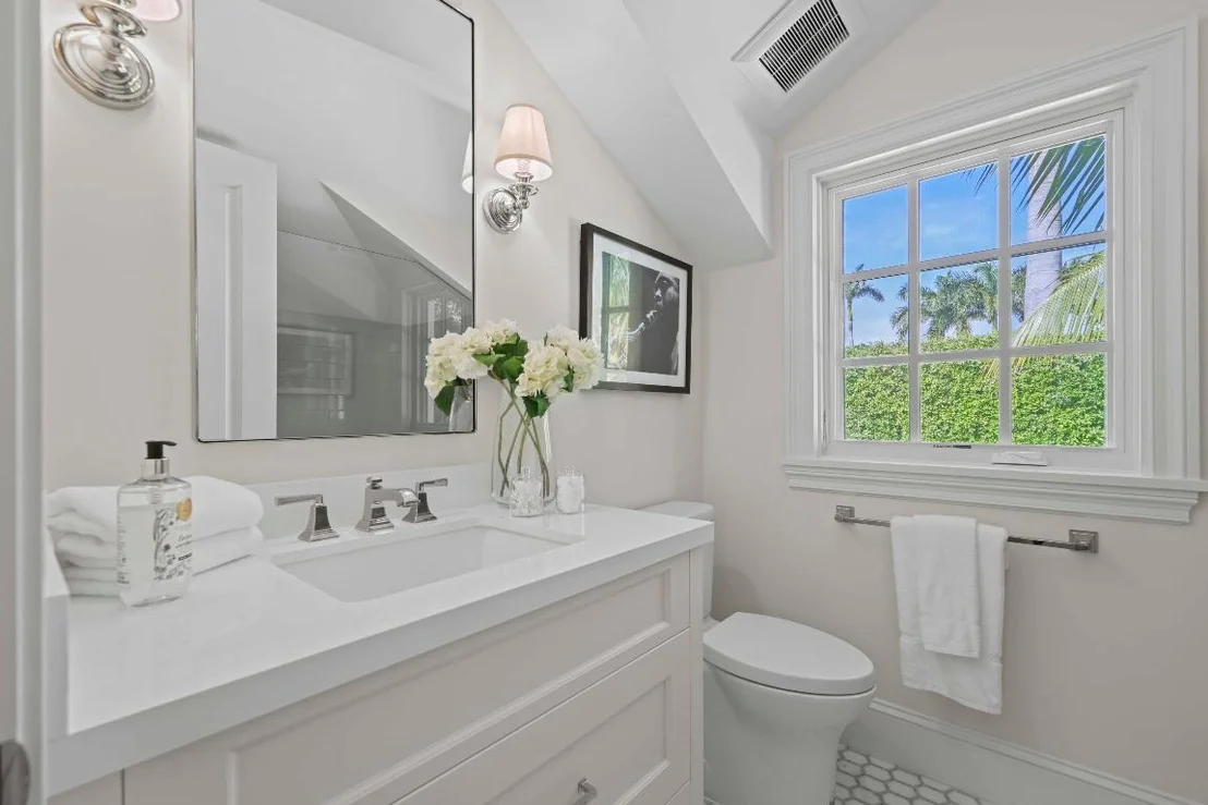 Photo of 433 Antigua Lane
