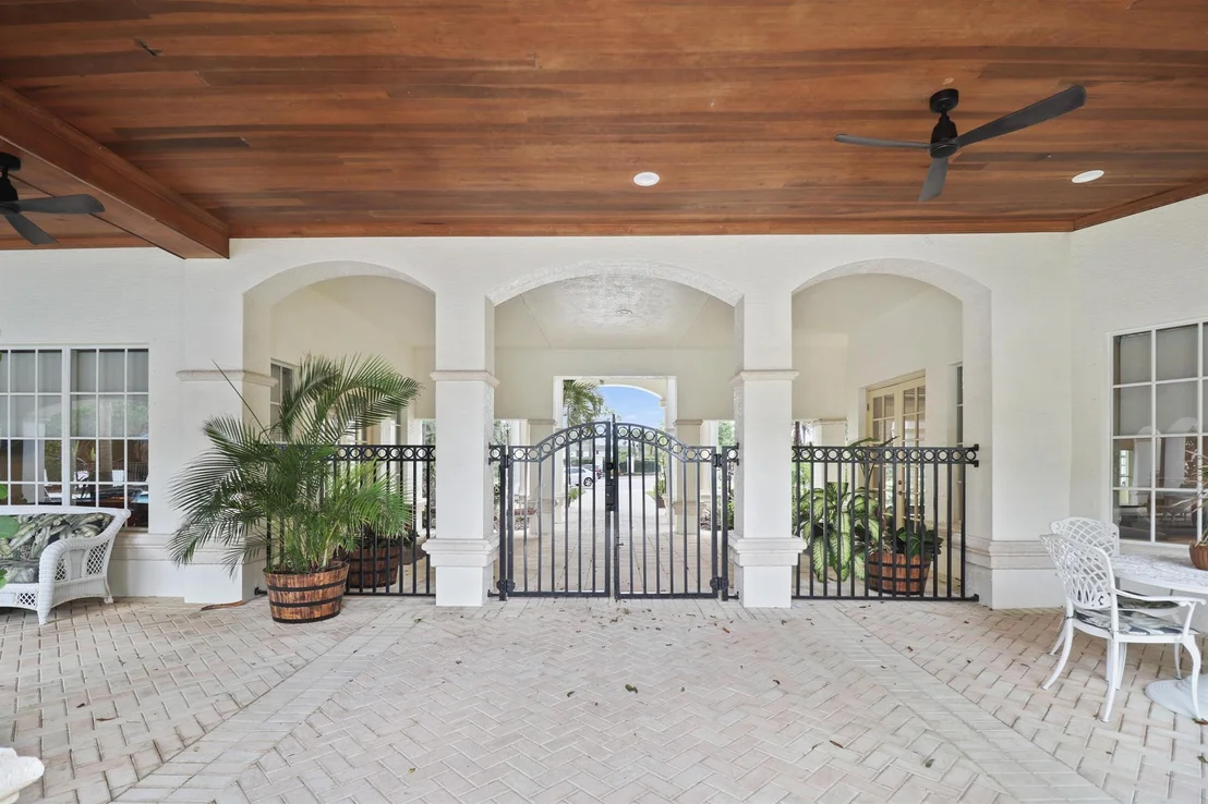 Photo of 272 SE Kitching Circle
