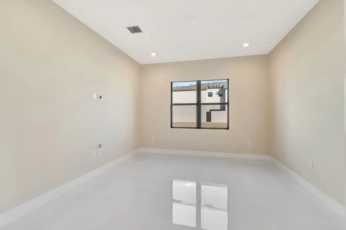Photo of 9452 Riverside Park Drive