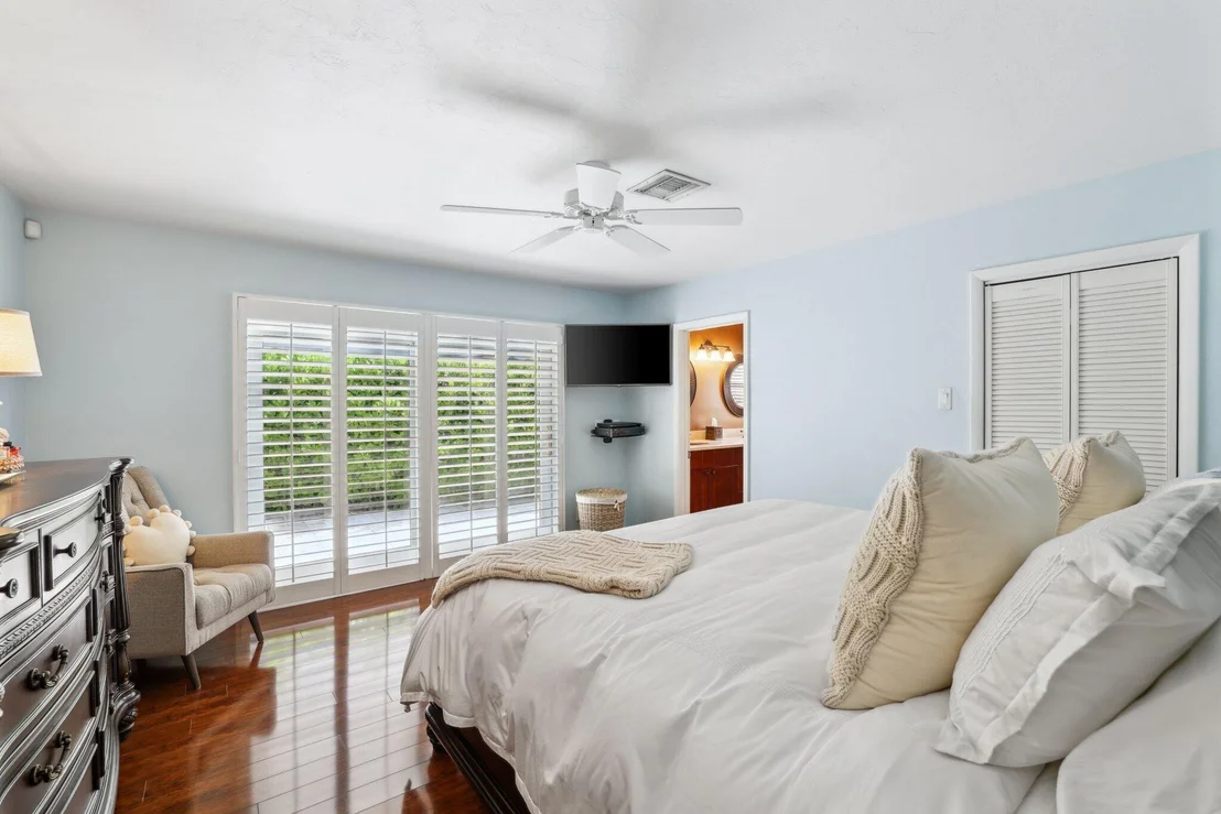 Photo of 910 Banyan Drive