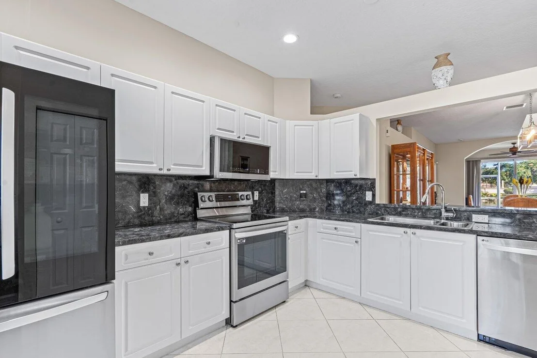 Photo of 9648 Crescent View Drive N
