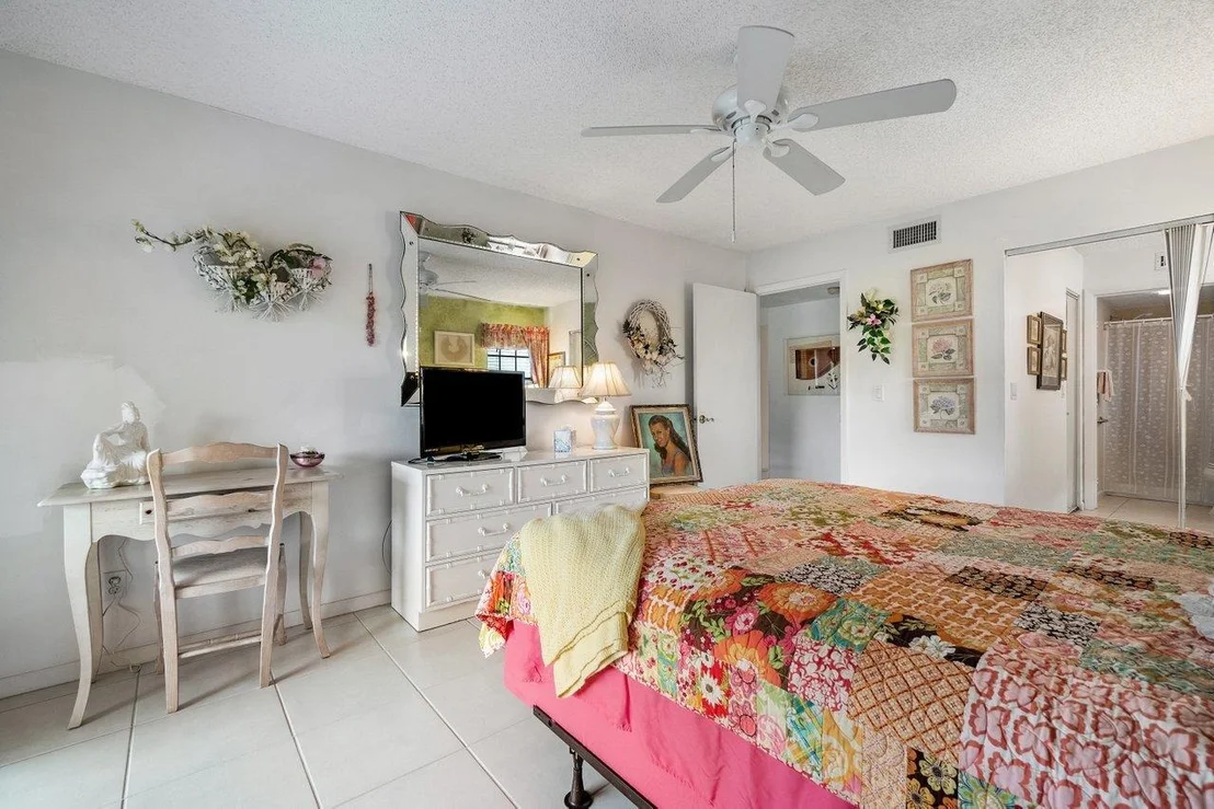 Photo of Unit A at 1501 Pinecrest Circle