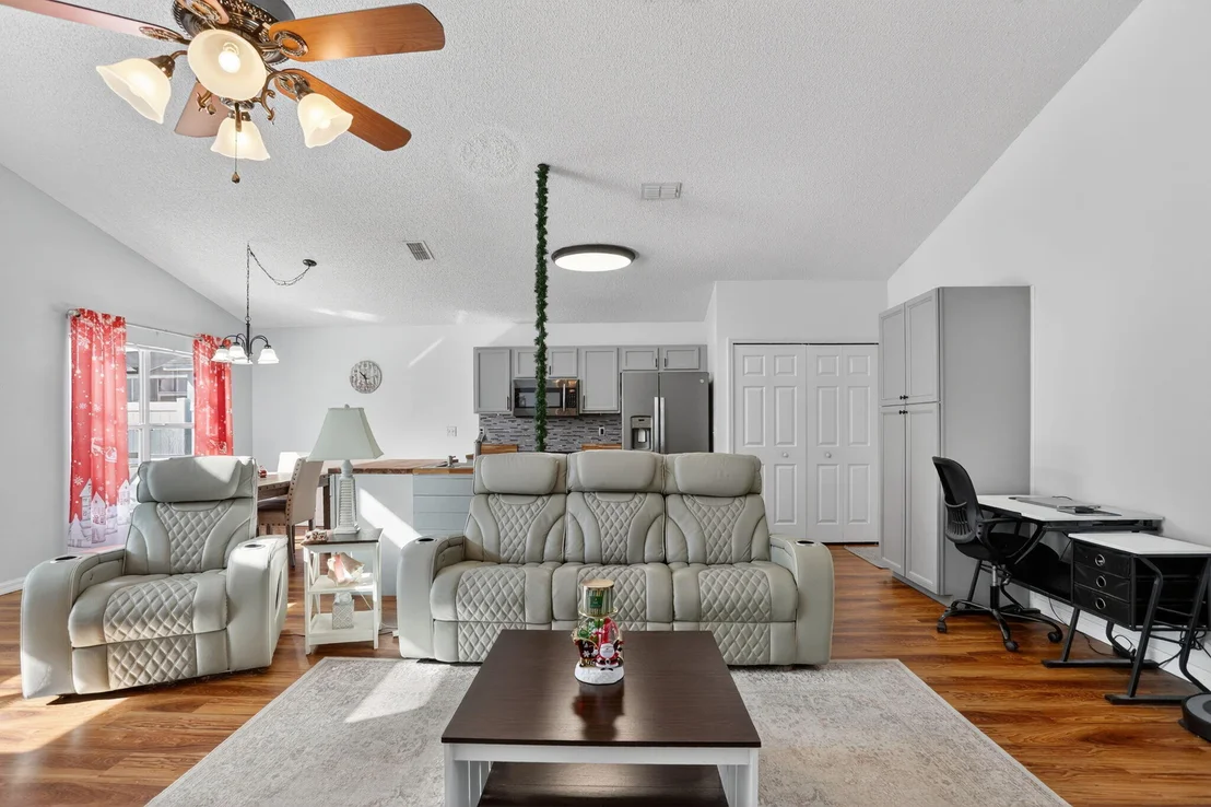 Photo of 844 Casterton Circle