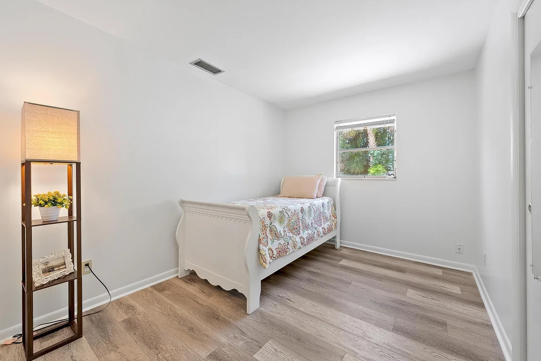 Photo of 1017 SE 16th Court