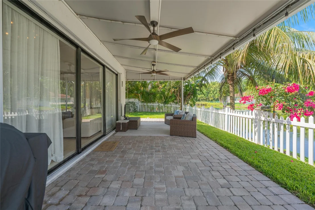 Photo of 741 Mockingbird Lane