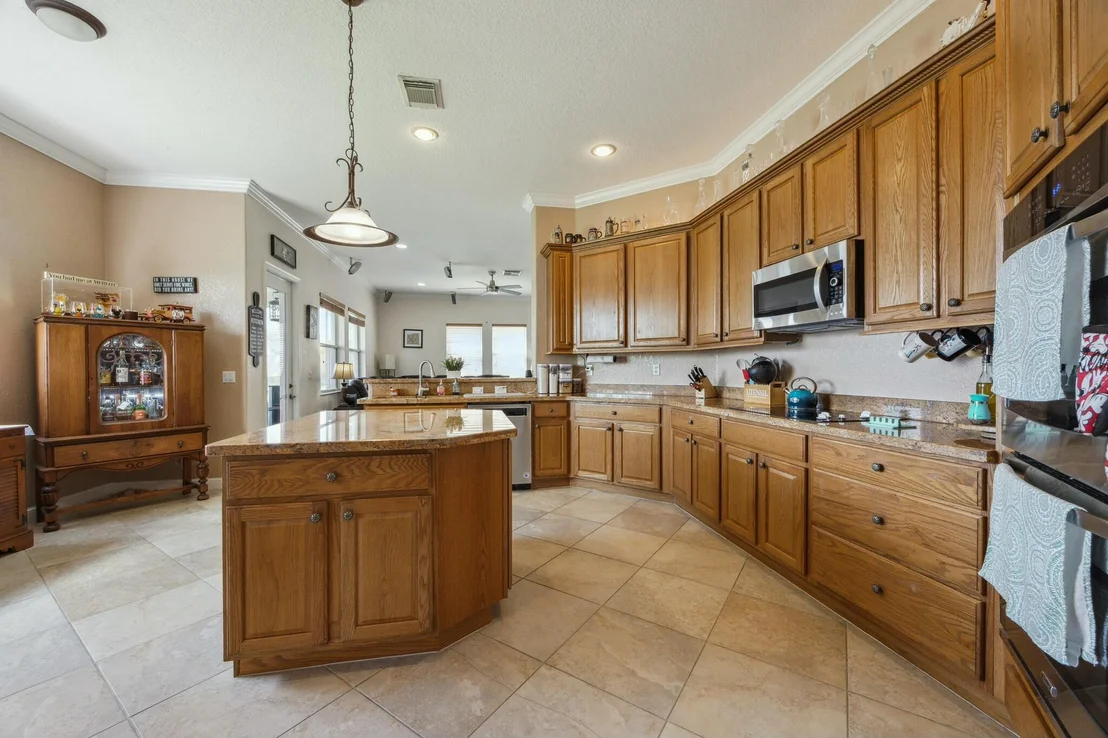 Photo of 694 Cresta Circle