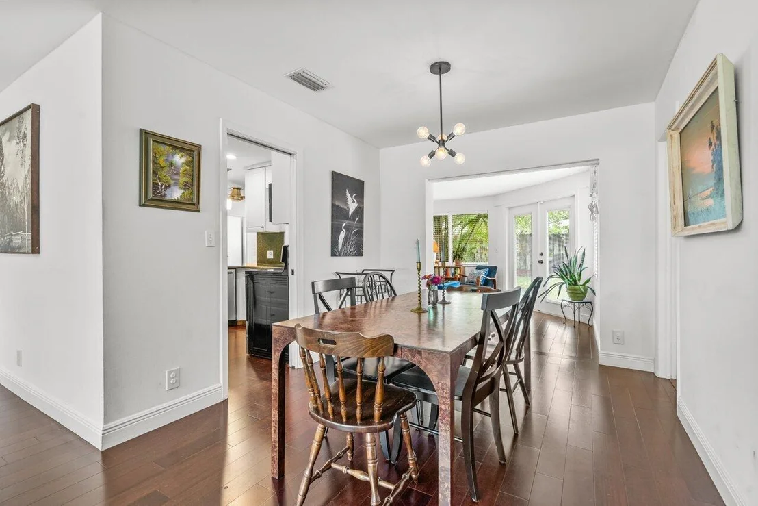 Photo of 609 Heron Drive