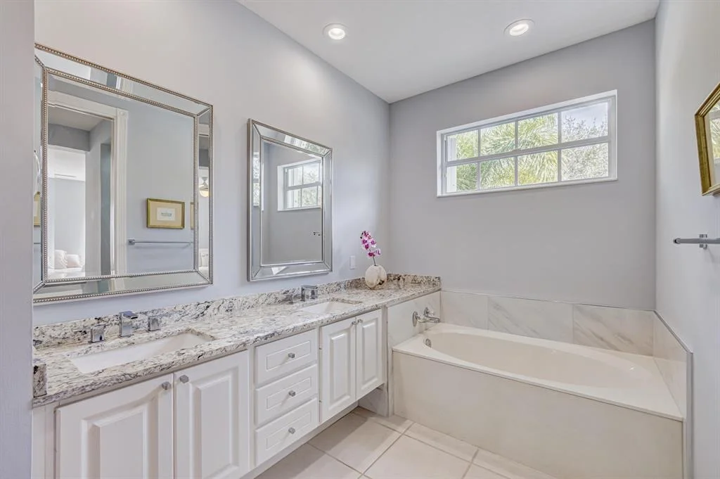 Photo of 185 Barbados Drive