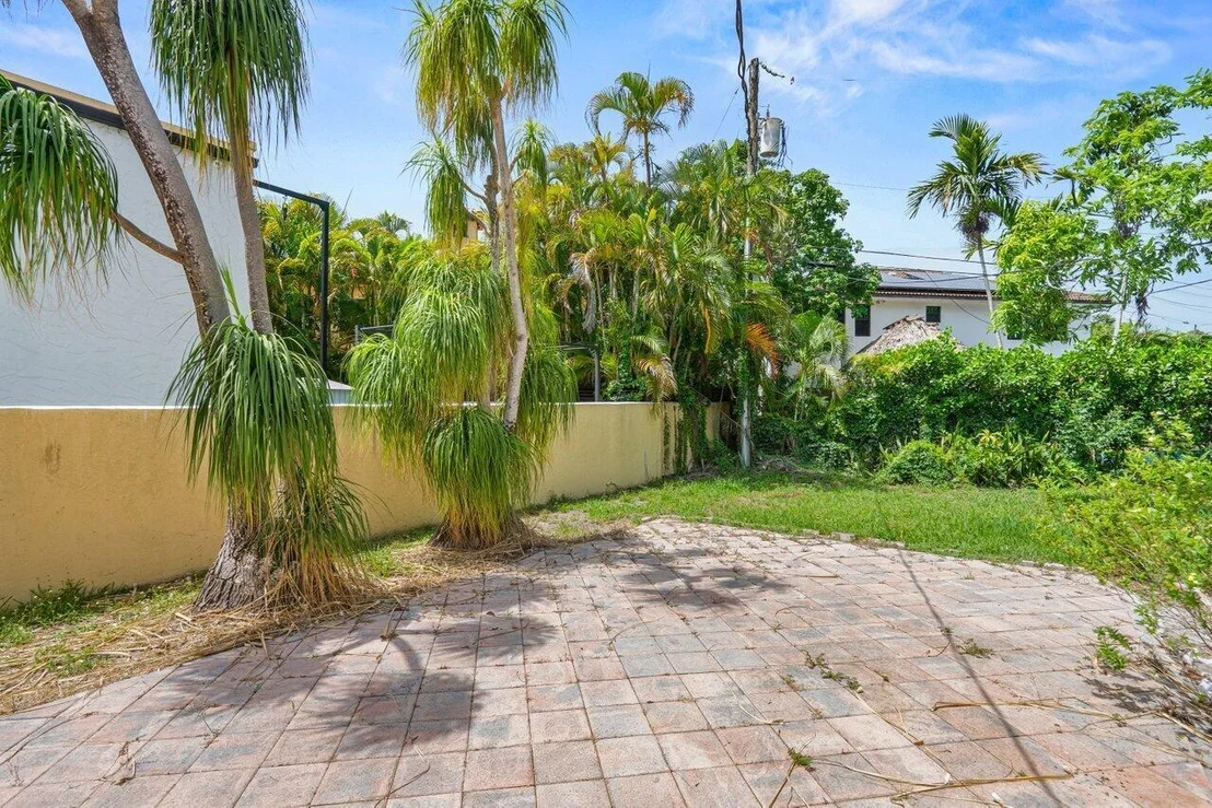 Photo of 249 NW 4th Diagonal